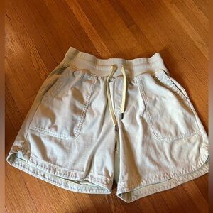 Athleta Farallon Midi Short in Butter Yellow, Size M